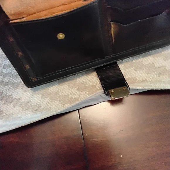 BALLY Rare Vintage Leather Clutch With Self Storing Wristlet - Picture 8 of 10